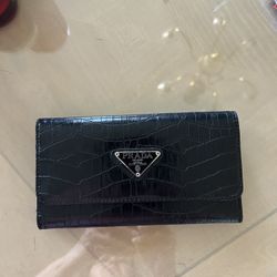 Women’s Croc- Embossed  Wallet 