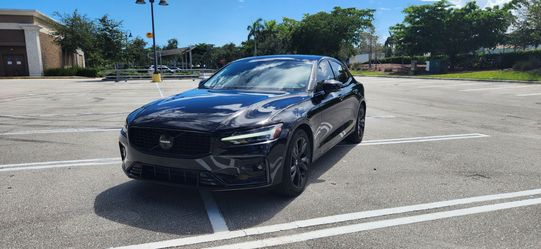 Black 2024 Volvo S60 Plus
