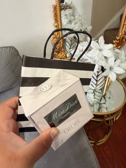 Miss Dior essence 2.7oz