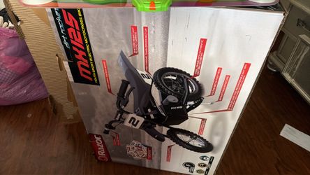 Electric razor dirt bike