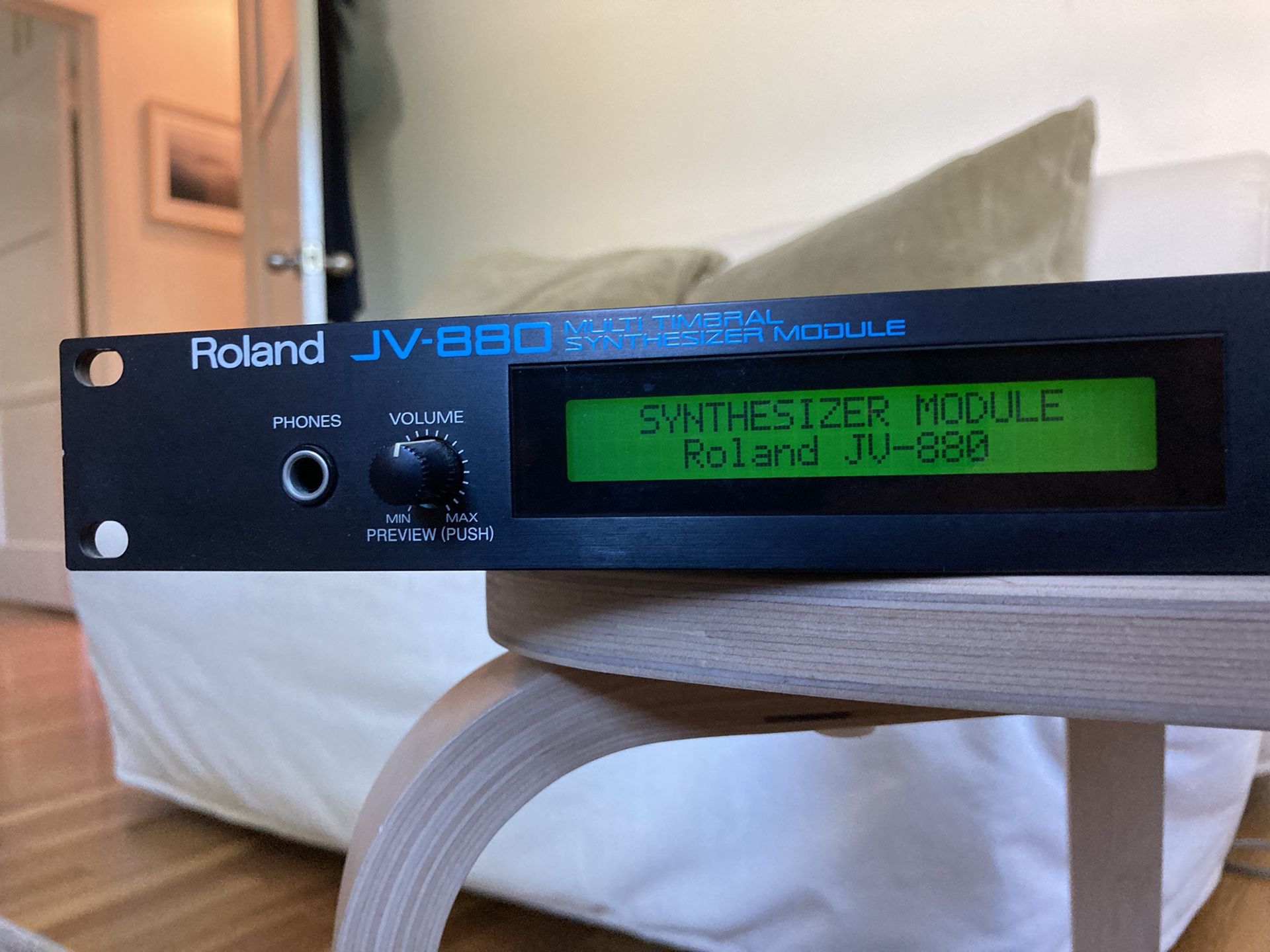 Roland JV-880 Synthesizer Module