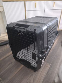 Small Black Hard-Shell Pet Travel Crate