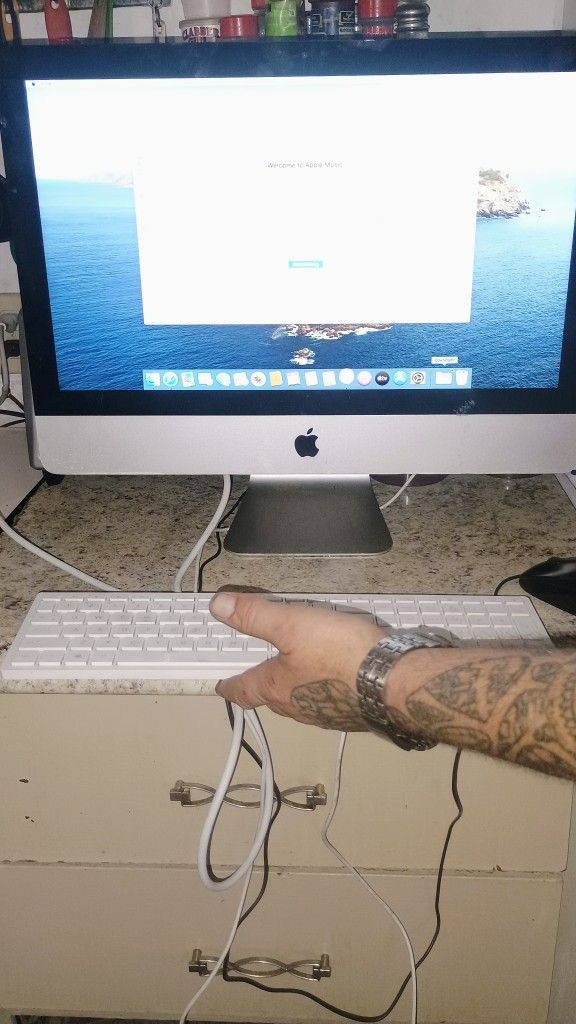 Apple iMac Desktop Computer