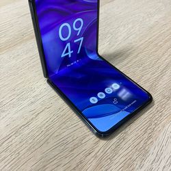 Motorola Razr + Fold 2024 - Unlocked - 256GB