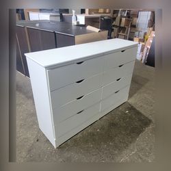 Eight drawers dresser with rails