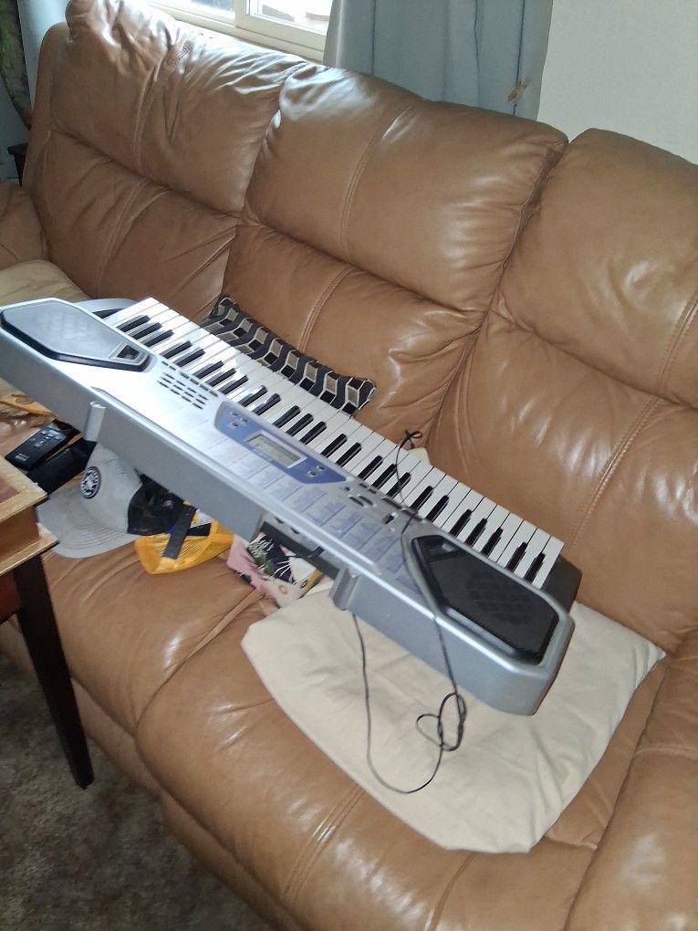 Piano keyboard