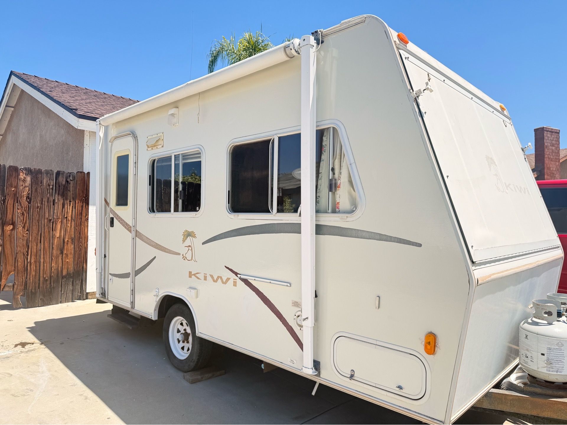2001 17 Ft Kiwi Travel Trailer