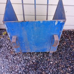 Horse Feeder1