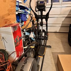 NordicTrack E 7.7 Elliptical – Power Incline 