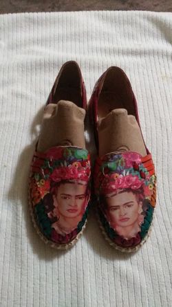 Huaraches hechos en 🇲🇽 estampado de Frida kahlo.