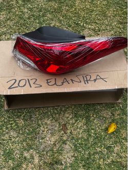 2013 Hyundai Elantra rear taillight passenger side