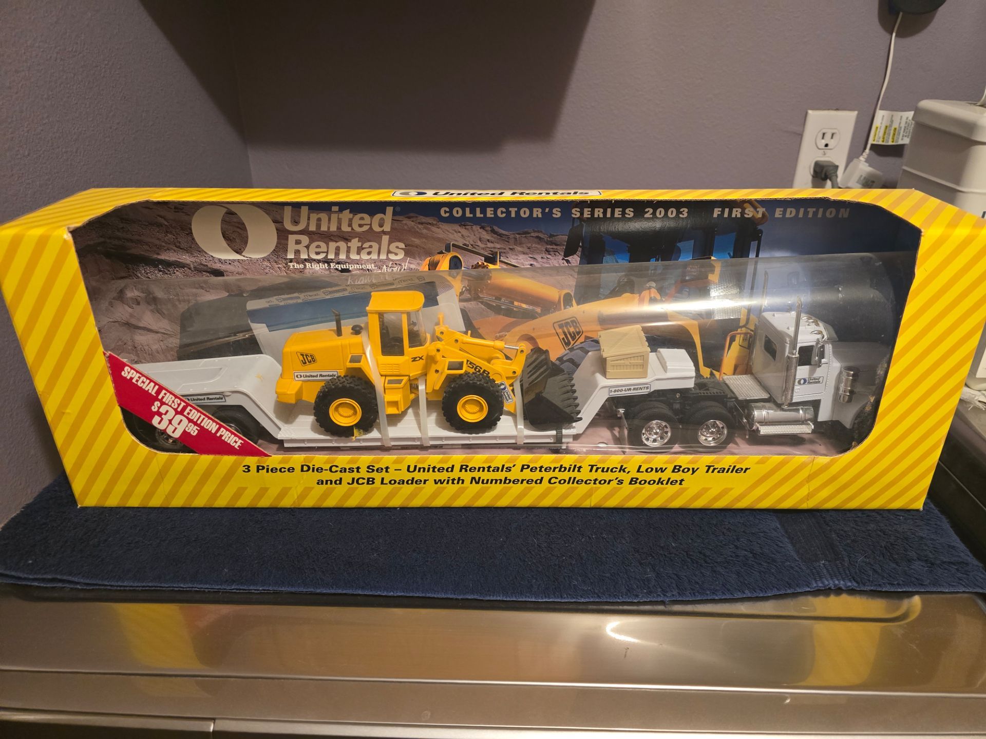 NIB United Rentals 2003 3 Piece Die-Cast Set