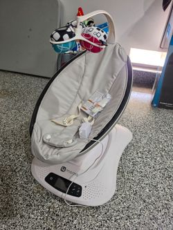 MamaRoo Baby Swing