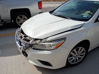 2016 Nissan Altima 25