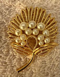 Vintage Trifari Gold-Tone Faux Pearl Sunburst Brooch