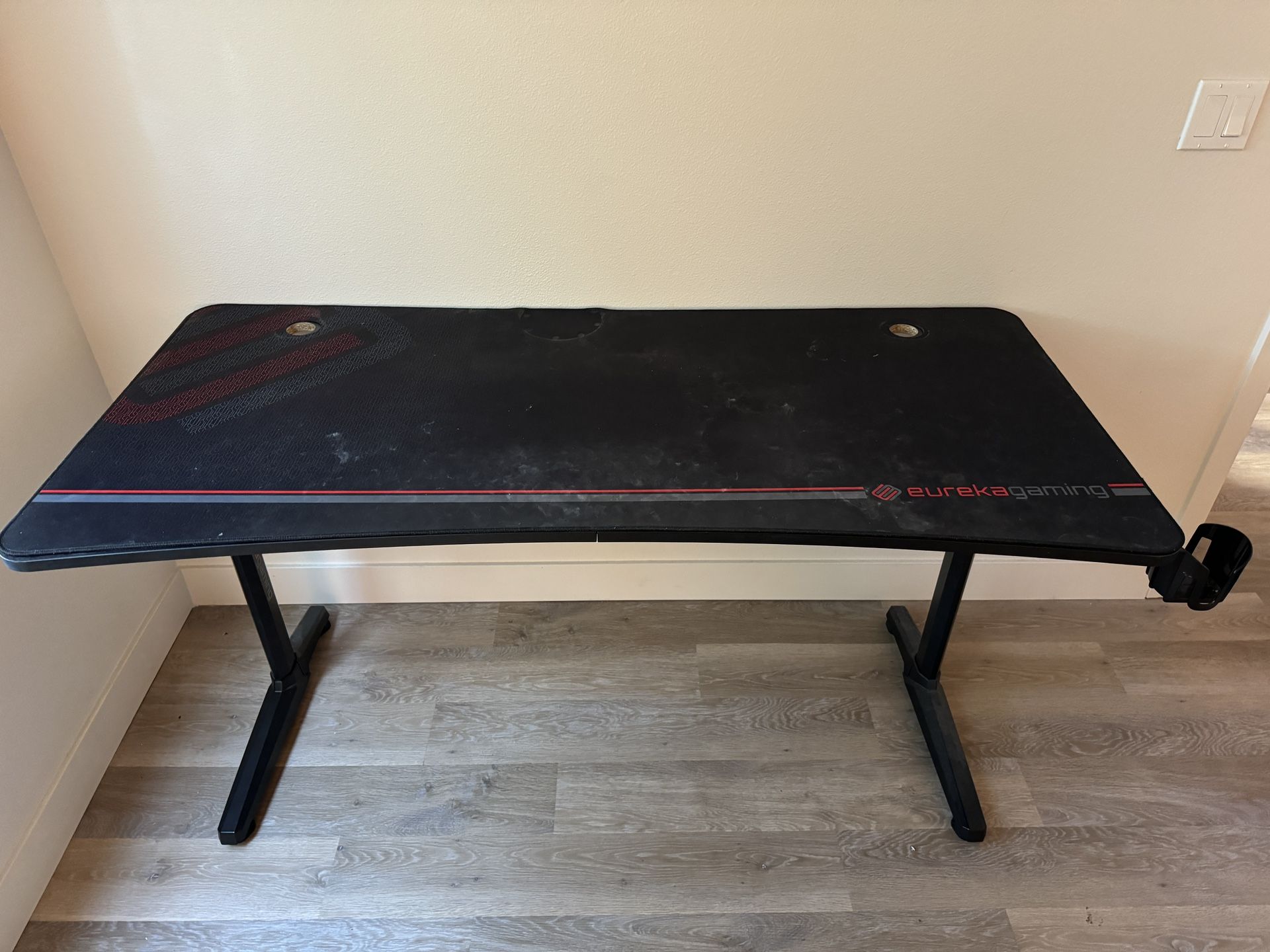 60” Eureka gaming Desk