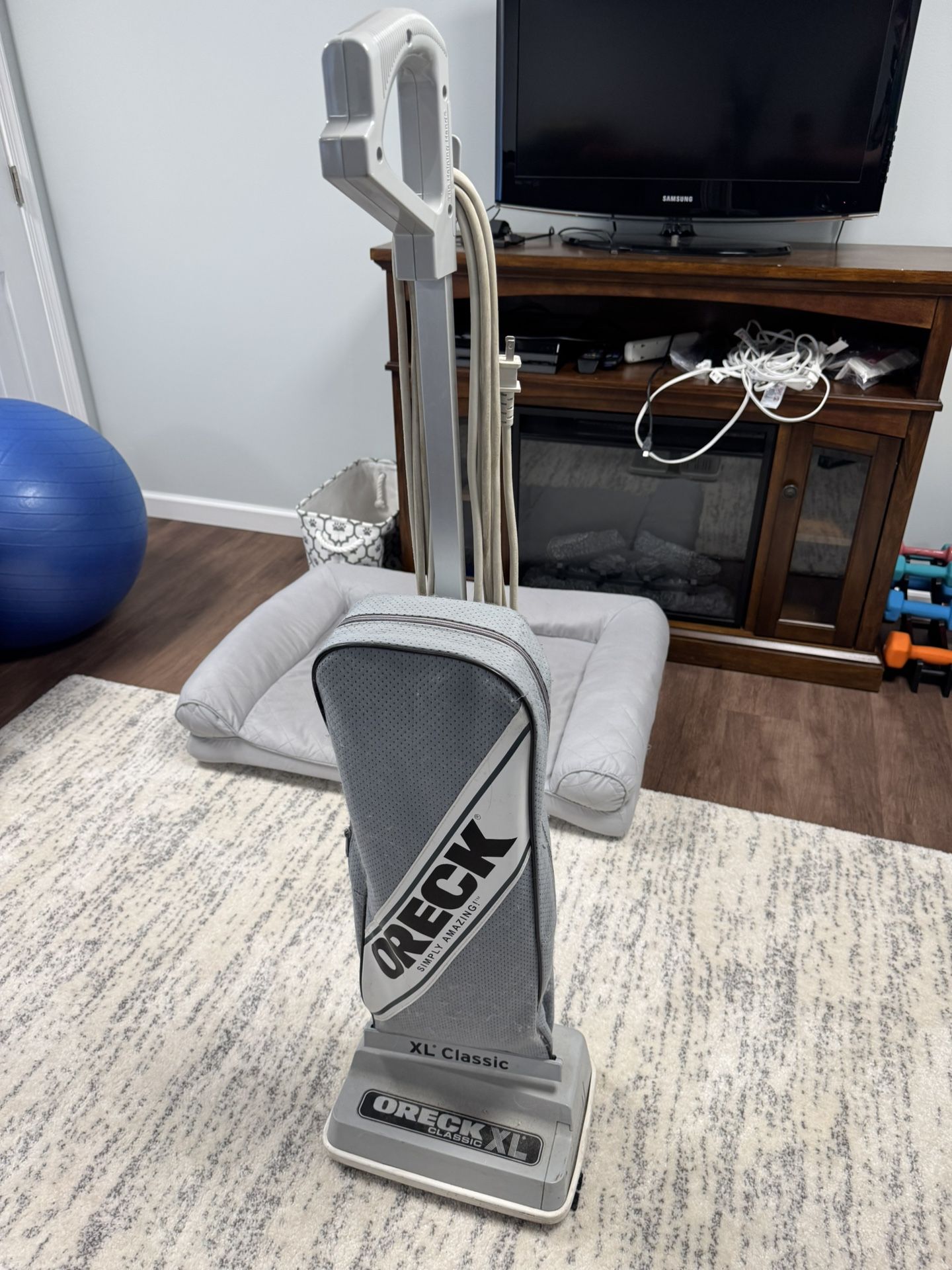 Oreck Classic XL Vacuum with Bags