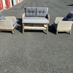 Gorgeous Broyhill Rattan Conversation Set Sofa, 2 Oversized Chairs, Coffee Table ***