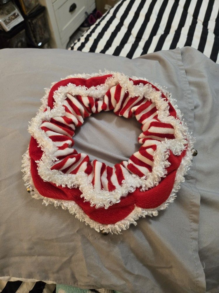 Christmas Dog Neck Costume.