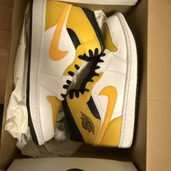 Jordan 1 Mid