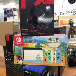 Nintendo Animal Crossing Special Edition With Headphones Set