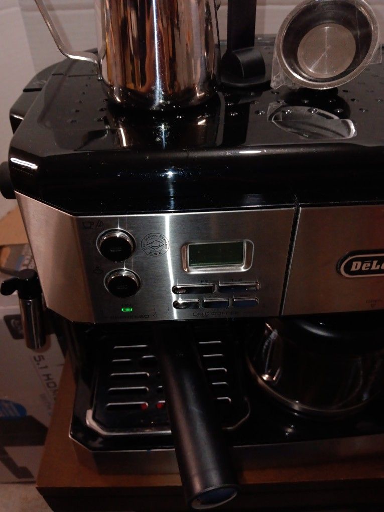 DElONGHI All In One #BCO430 ex1 Coffee / expresso machine Paid $279.99 Selling It For $125 Firm-- Need The Space