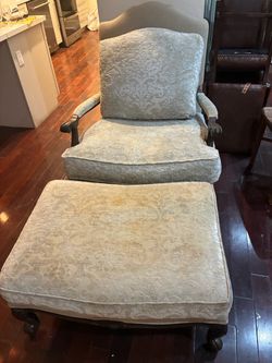 Upholstered Armchair with Ottoman