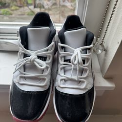 Air Jordan 11 Retro Low ‘Concord-Bred’