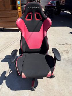 DXRacer Gaming Chair