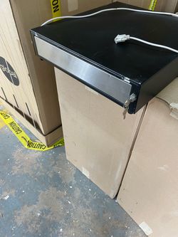 Cash drawer  under the countertop