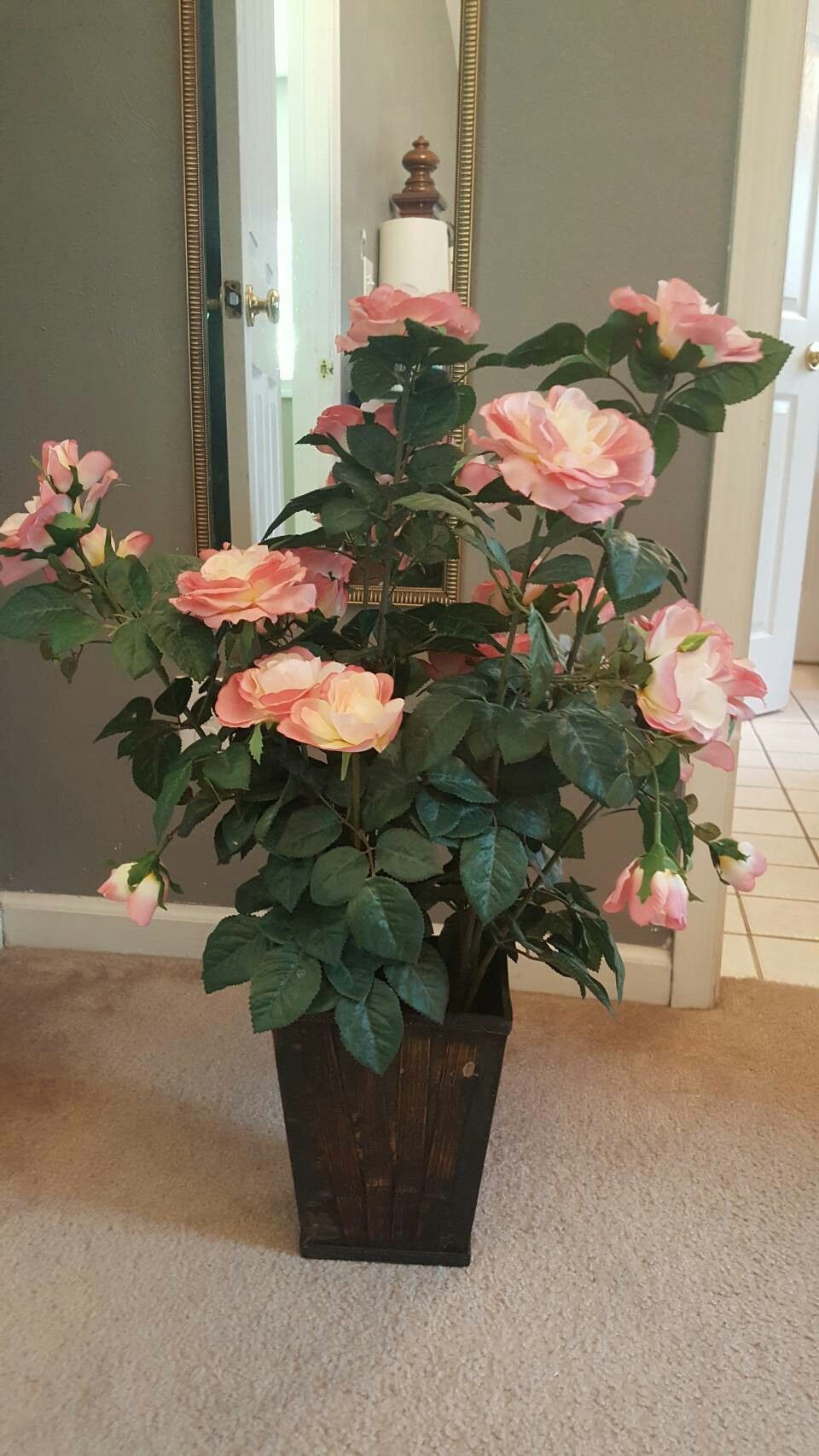 Nice flower w/wooden pot