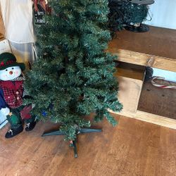 Small 4 Ft Artificial Christmas Tree / Pre Lit