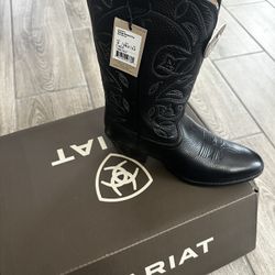 Woman Black Ariat Boot Size 8C  Wide Round Toe