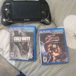PSVITA NUEVO,NUNCA SE USO CON 2 JUEGOS NUEVOS,EL CALL DUTY TODAVIA ESTA CELLADO Y EL OTRO LO ABRI SOLO PARA PROBAR LA CONSOLA,ESPERO OFERTAS.C NUEVO!