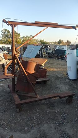 Heavy duty crane