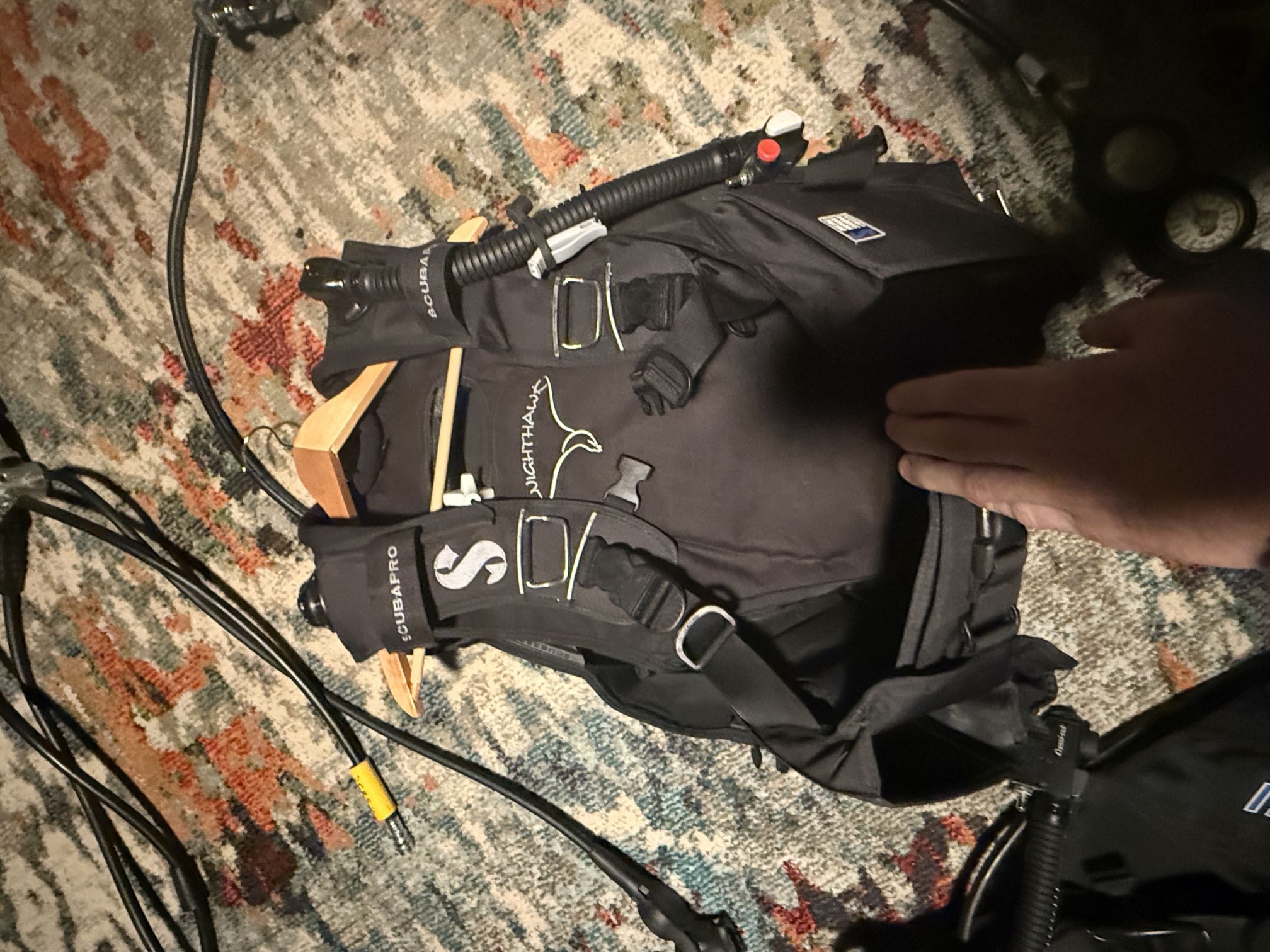 Scubapro Nighthawk BCD + Zeagle Envoy Regulator Set w/ Gauges & Compass – Ready to Dive