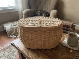 Vintage Woven Wicker Picnic Basket – Oval Dual-Lid Farmhouse Storage