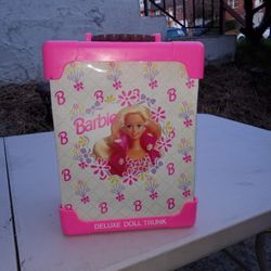 Barbie Deluxe Doll Trunk 