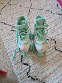 Size 4 Girls RollerDerry Skates