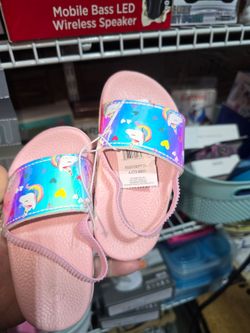 🧚NEW Girls unicorn slide shoes. Size 7/8