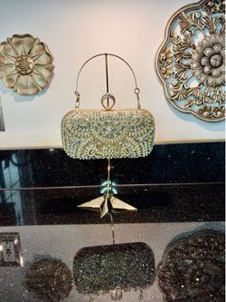 Gold Rhinestone-studded Clutch with Intricate Filigree & Crystal Embellishments