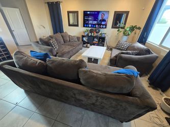 3 piece Couch Set