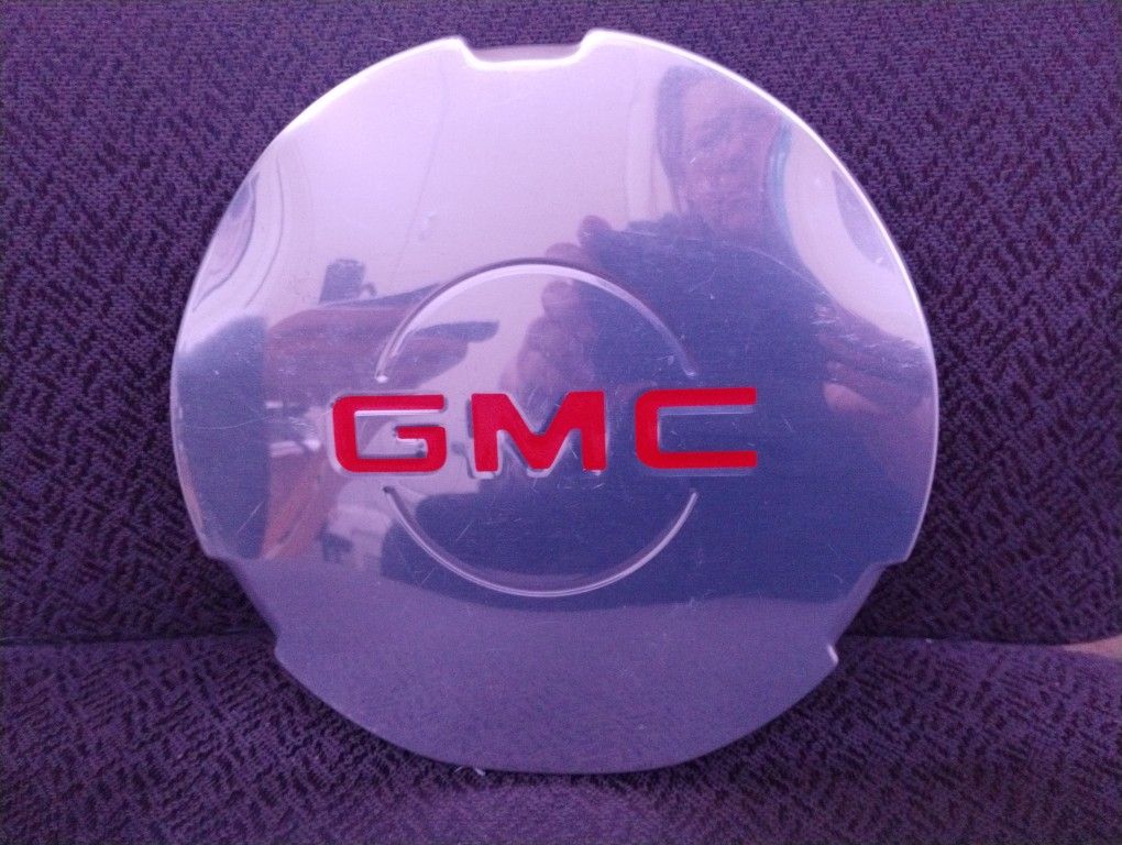 GMC Center Chrome Piece With Red GMC