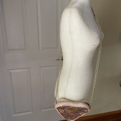BETSEY JOHNSON Heart Shaped CROSSBODY Bag Chain Link Strap Pink color, one side is glitter