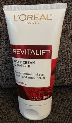 L'Oreal Paris Revitalift Radiant Smoothing Cream Cleanser, Exfoliates, 5 fl oz