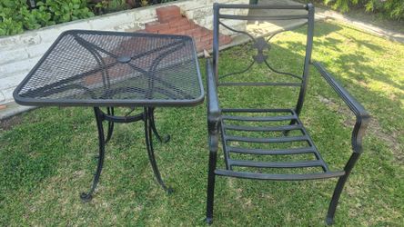 2 tables 2 chairs