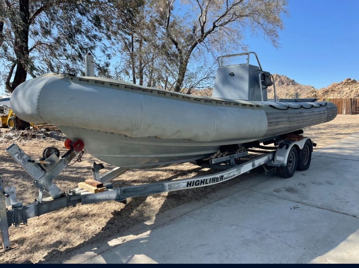 1997 Willard Navy Boat