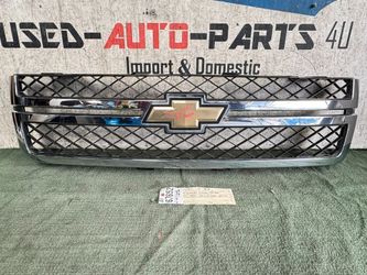emblem w/crack 2007 - 2013 CHEVROLET SILVERADO 2500 3500 GRILLE OEM AY67652