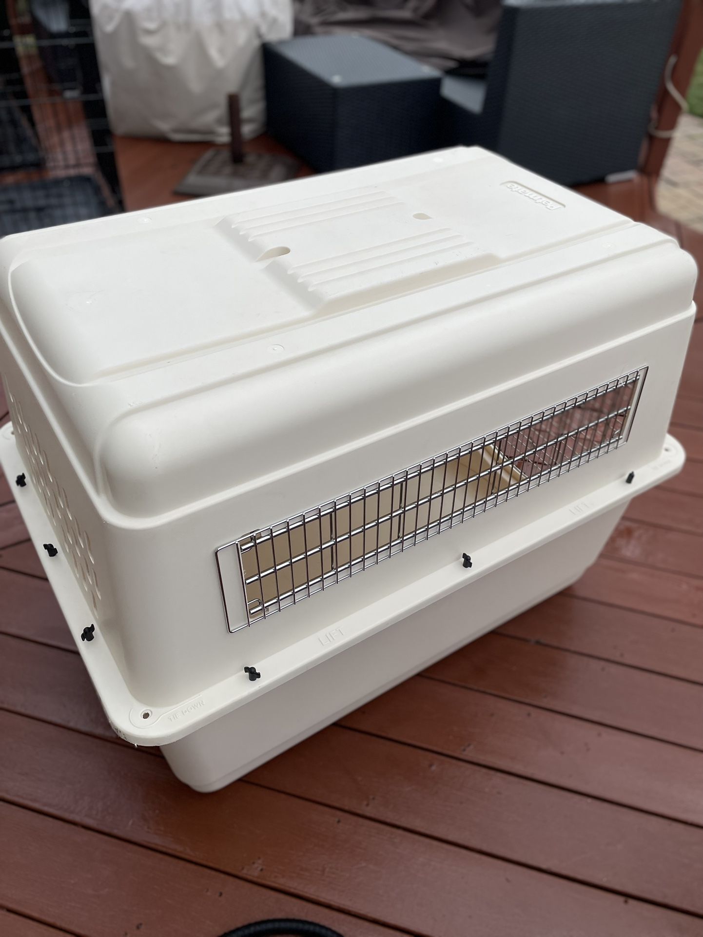 Petmate Ultra Vari Dog Kennel (XL)