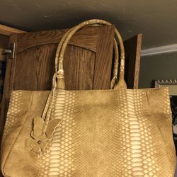 Shoulder Bag with butterfly and peony symbols